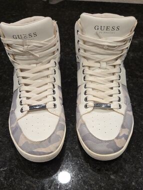 GUESS Men’s High-Top Sneakers in Cream and Gray Camo